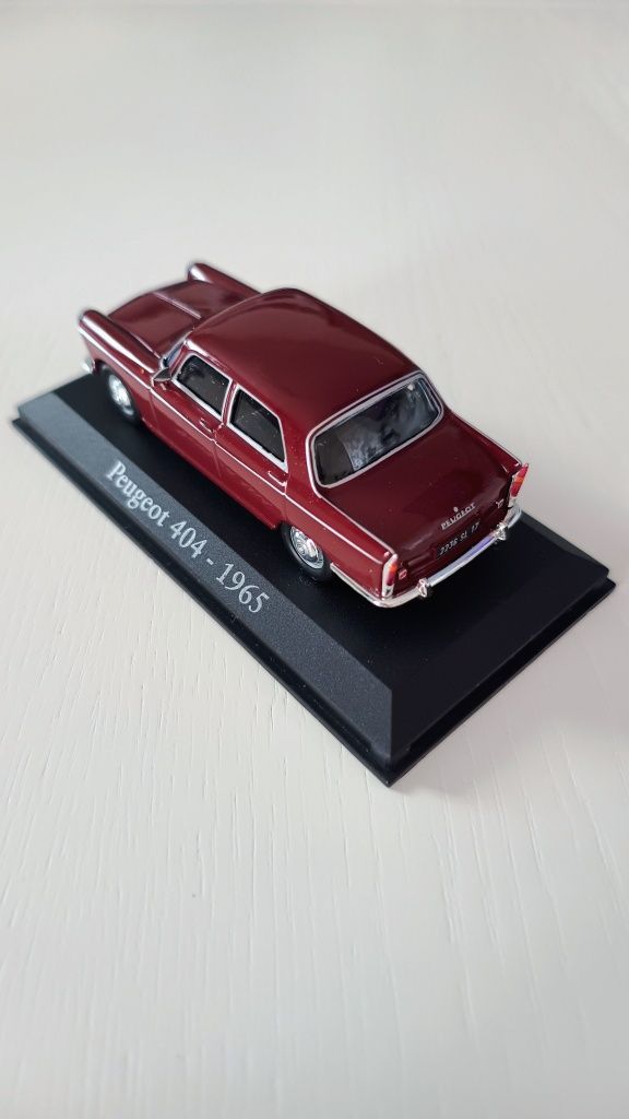 Peugeot 404 (1965) 1:43