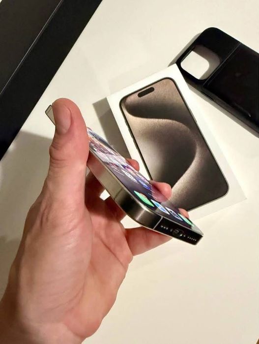 iPhone 15 PRO ca NOU cu 97% Viata Bateriei