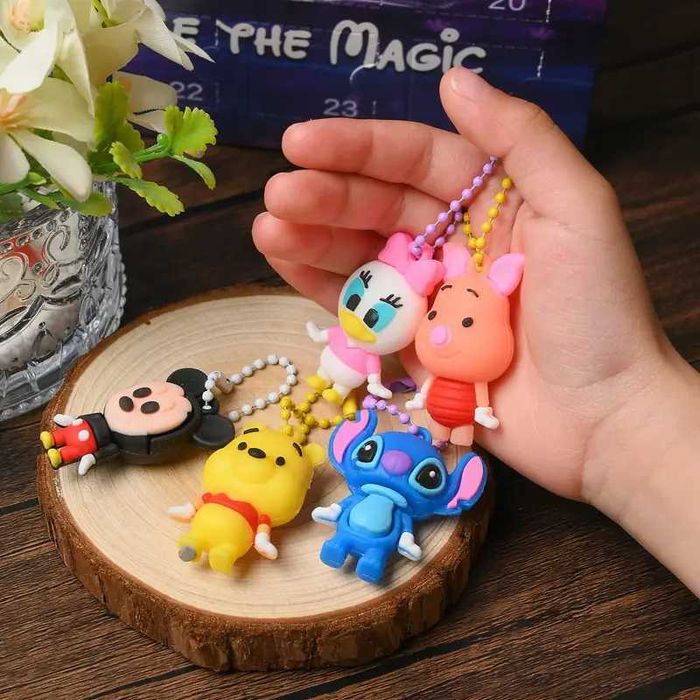 Коледен календар с 24 фигурки Дисни Мики Маус Стич изненади подаръци