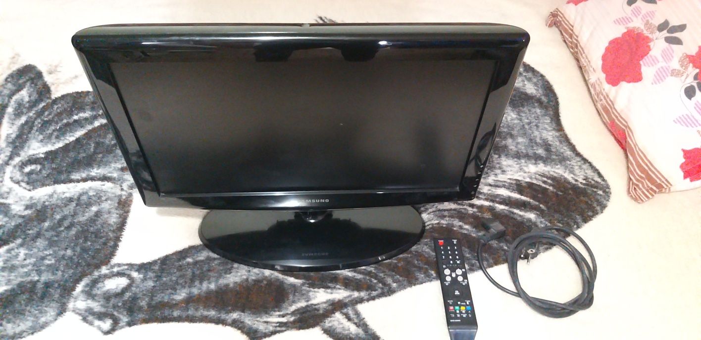 Televizor SAMSUNG LCD 23"