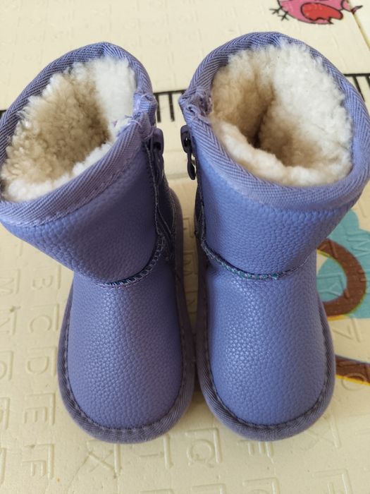 Продам детские зимние сапожки