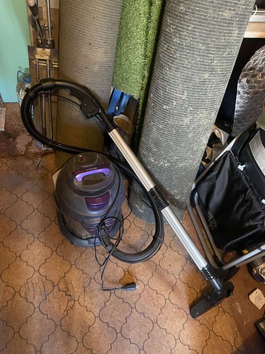 Прахосмукачка Henry