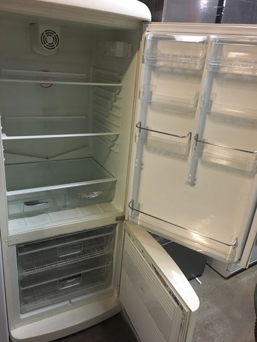 Хладилник с фризер Gorenje ретро дизайн