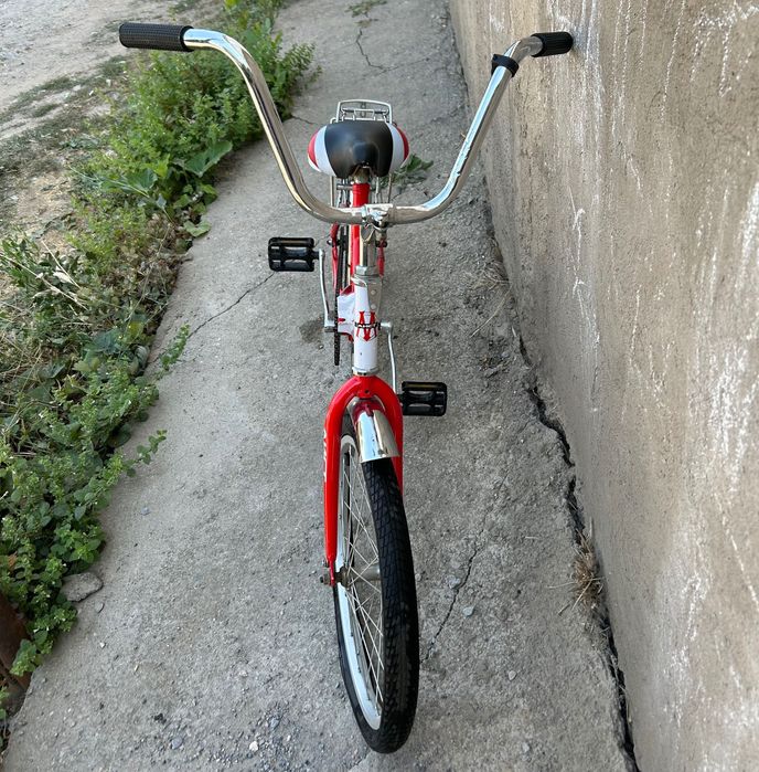 Қызыл түсті велосипед