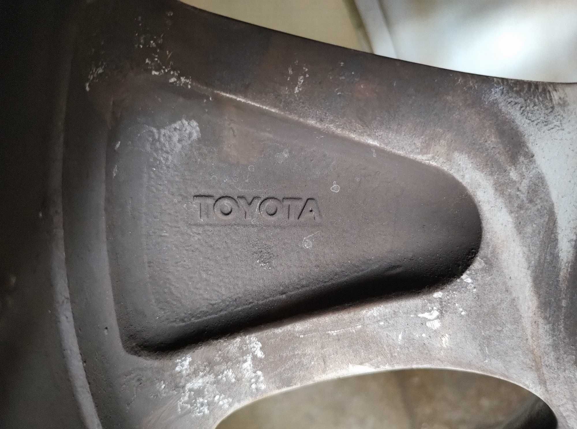Джанти с гуми 17” цола 215/45/R17 Toyota Verso 17X7J50 Kormoran Dayton