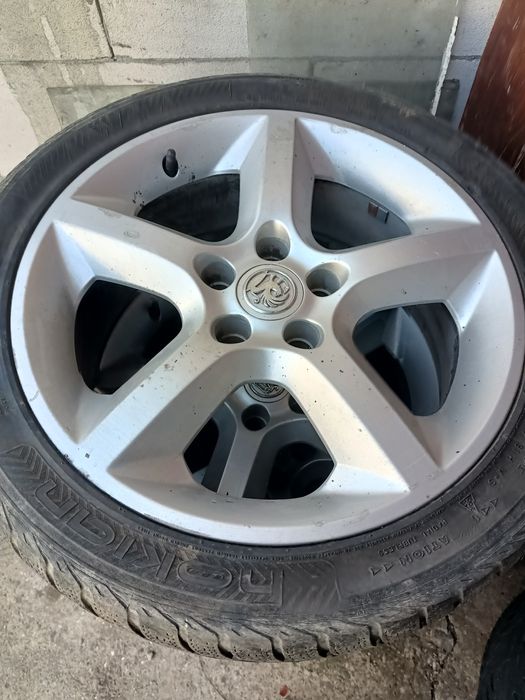 Vând sau schimb roti de Opel pe 17