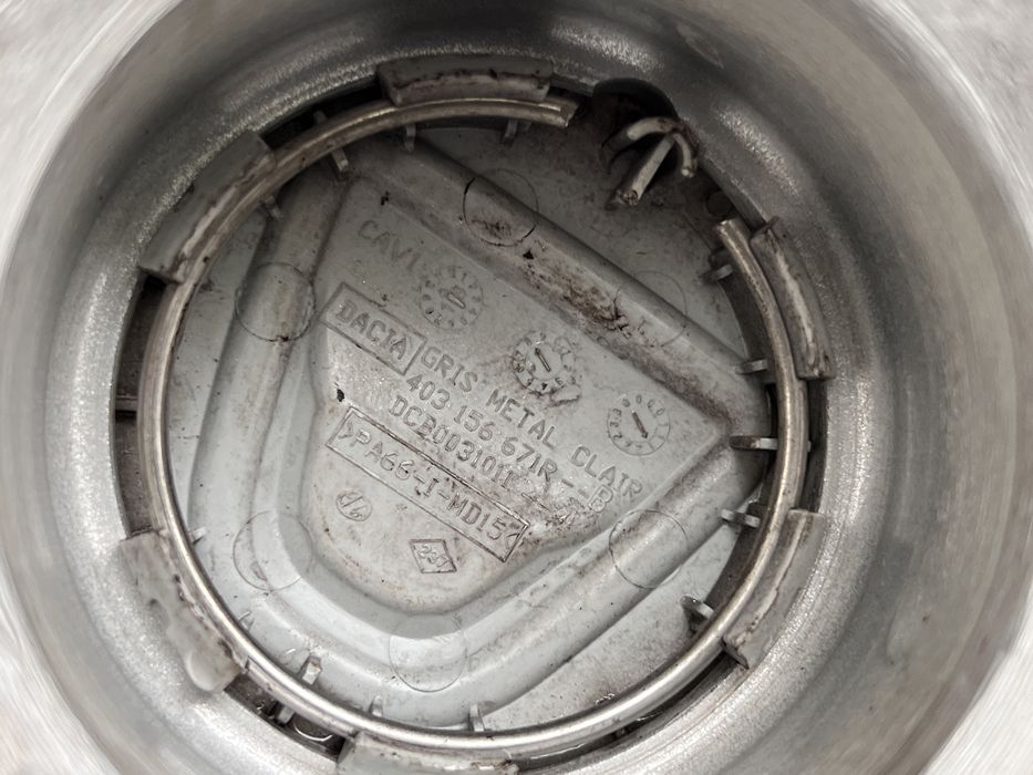 Джанти за Dacia Оригинални 15” 4x100 6j ET40 с зимни гуми Мишелин