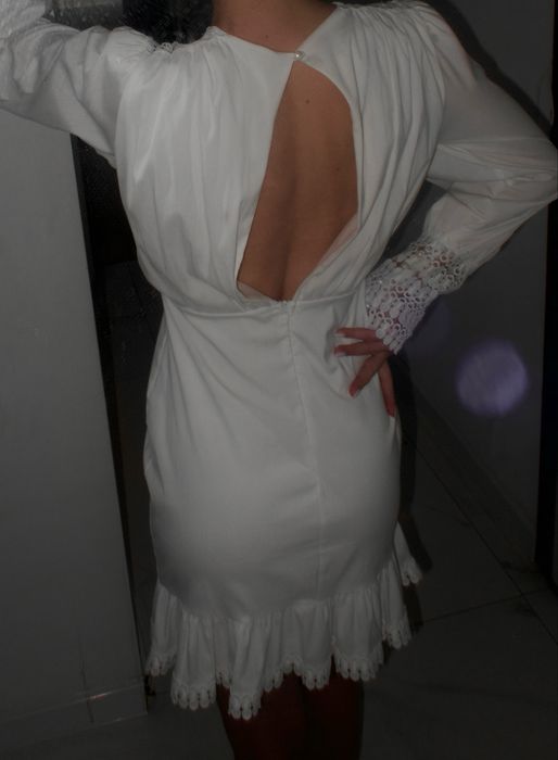 Бяла дамска рокля