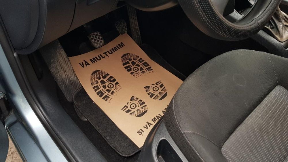 Covorase auto unica folosinta din hartie, pentru spalatorii auto
