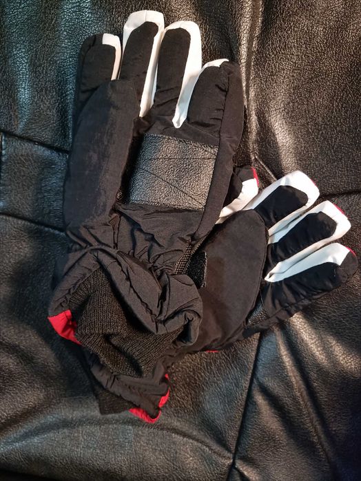 Скиорски ръкавици момче.