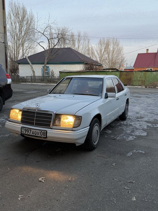 Мерседес 124 е200 в хорошем состояний