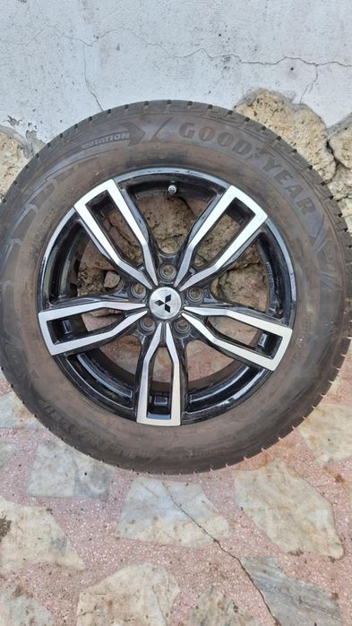 Джанти и Гуми   17" 5x114.3 Зимни гуми 215/65/17