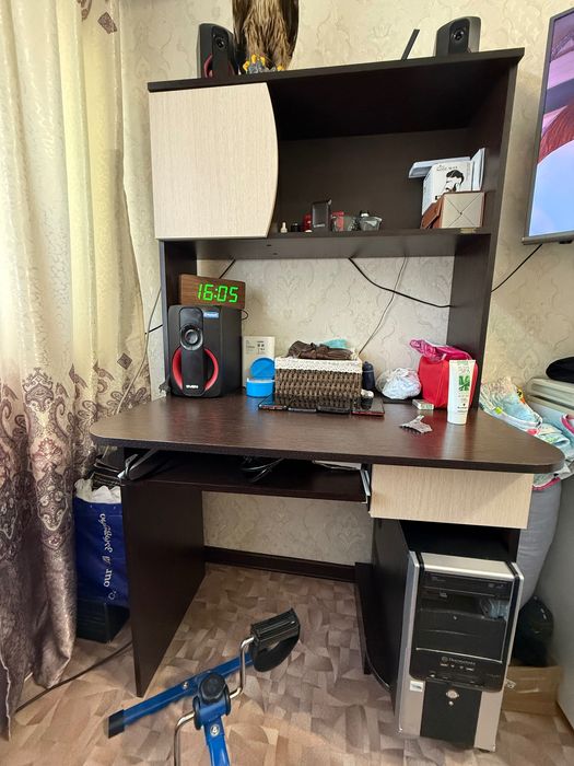 Компьютерный стол