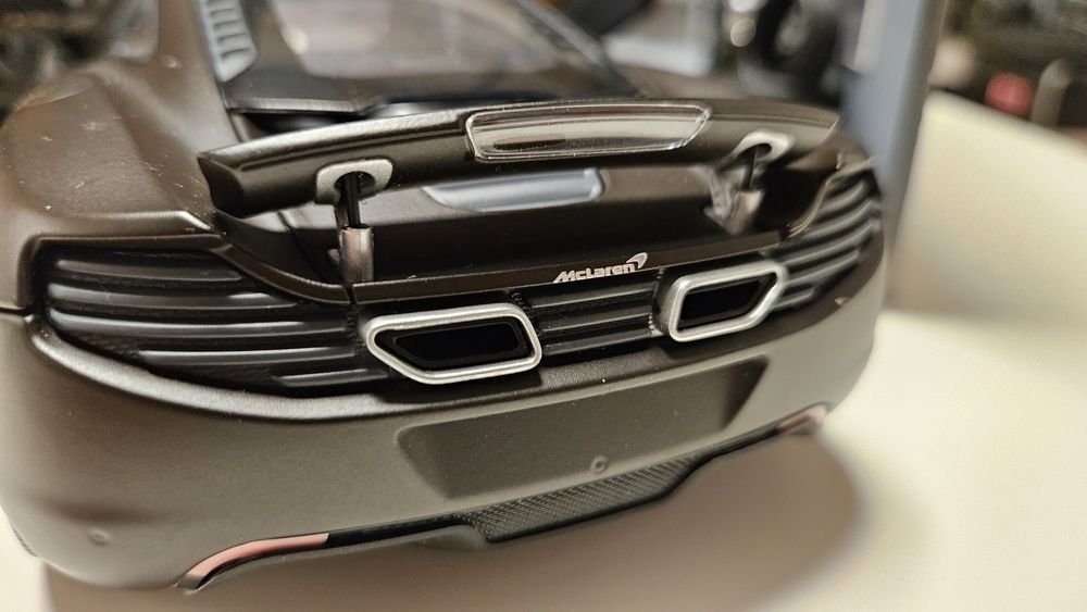 DieCast модел McLaren MP4 12C 1:18 Minichamps