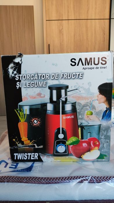 Vând storcător fructe