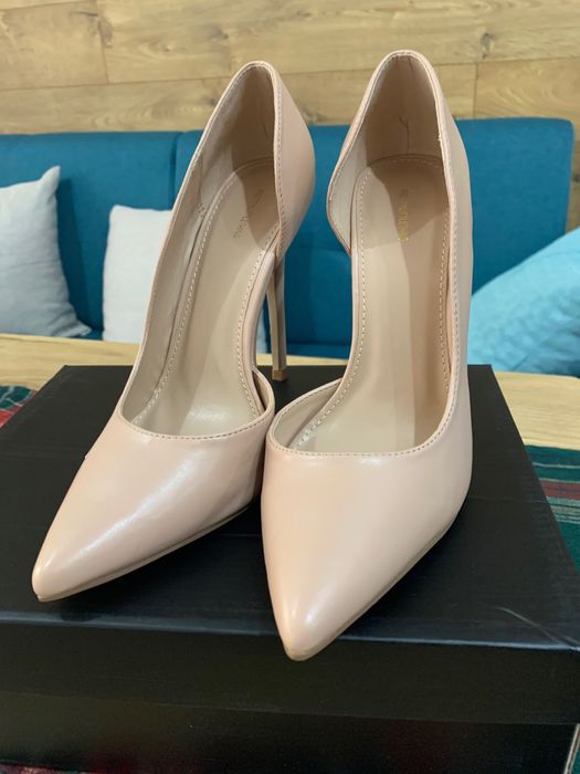 Nude обувки на висок ток Pretty little things