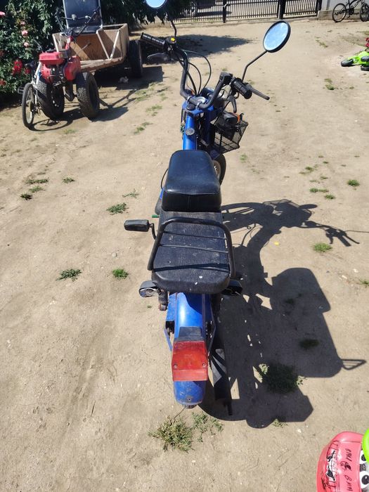 Vând moped FirstBike