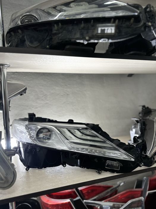 Фары Тойота Камри 70 комплектация люкс орига