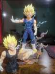 Figurina Majin Vegeta 34cm (descrierea)