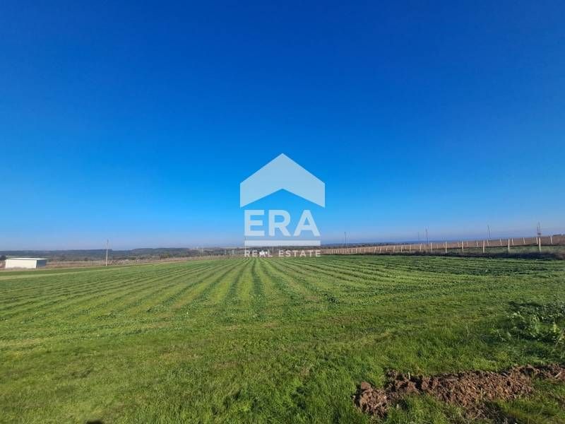 Голям урегулиран поземлен имот за продажба, с ПУП и одобрен проект за