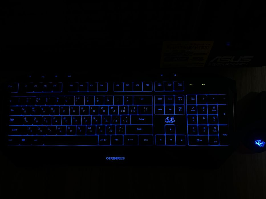 Продам игровой комплект ASUS Cerberus – клавиатура + мышь.