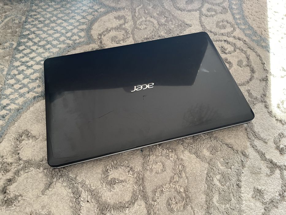 Продам ноутбук Acer Aspire E1-531