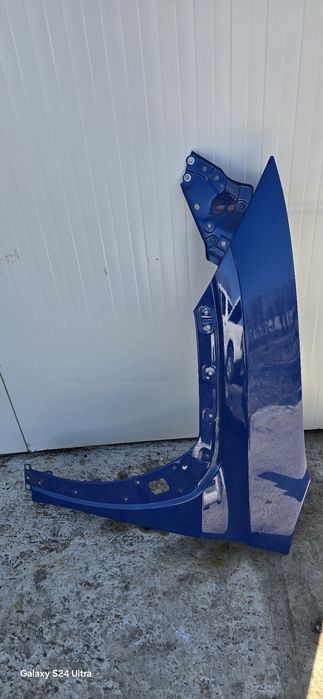 Aripa stanga fata Lexus UX