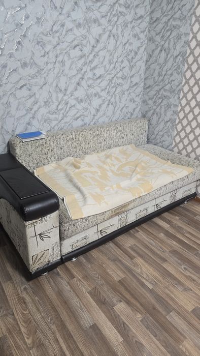 Отдам даром диван