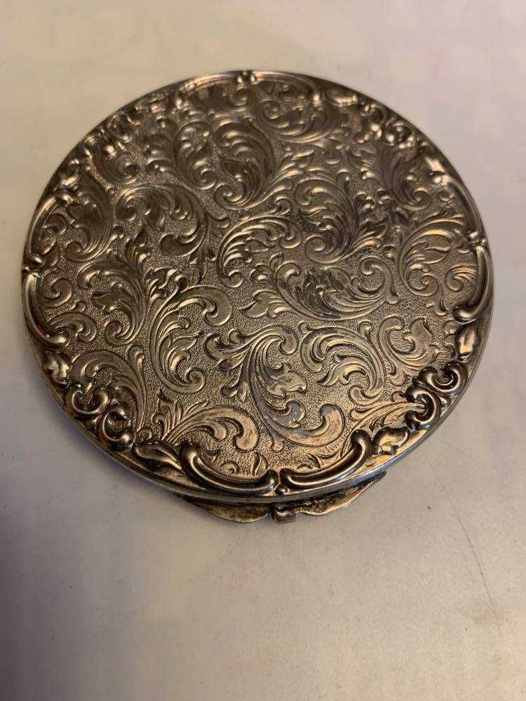 Уникална стара сребърна пудриера(Сребро проба-835) Царство България