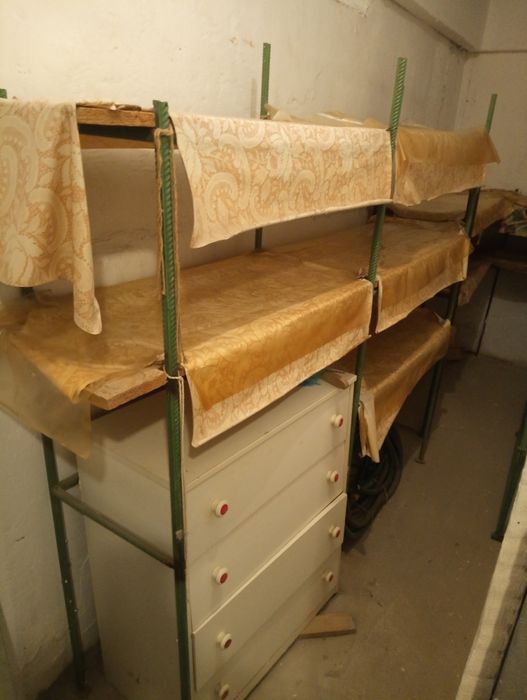 Vând mobilier
Suport metalic-3