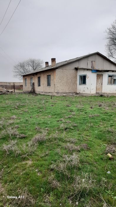 Жамбыл облысы Т.Рысқұлов ауданы Қорағаты ауылы Ақайнар бөлімшесінде үй