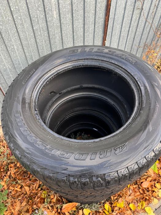 Продается бу шины Bridgestone 265/65/R17