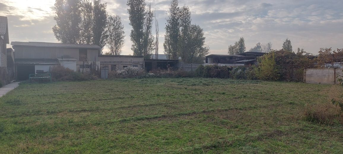 Продаётся  в Борданкуле участок 14 соток с домом,недалеко от школы.