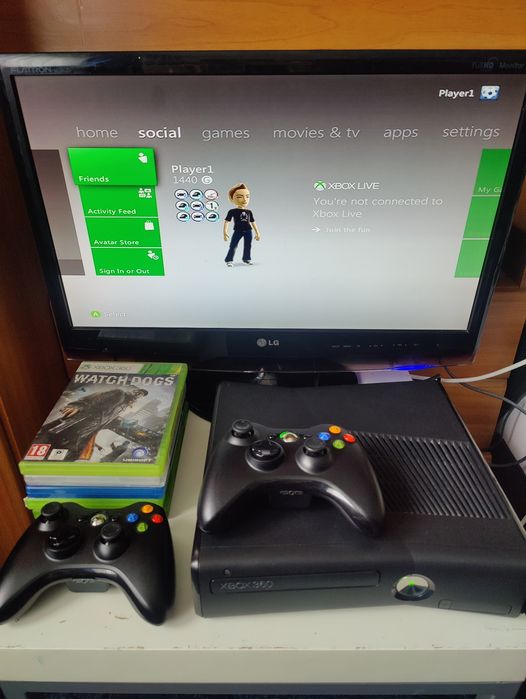 Vand Xbox360 Slim+2 controllere