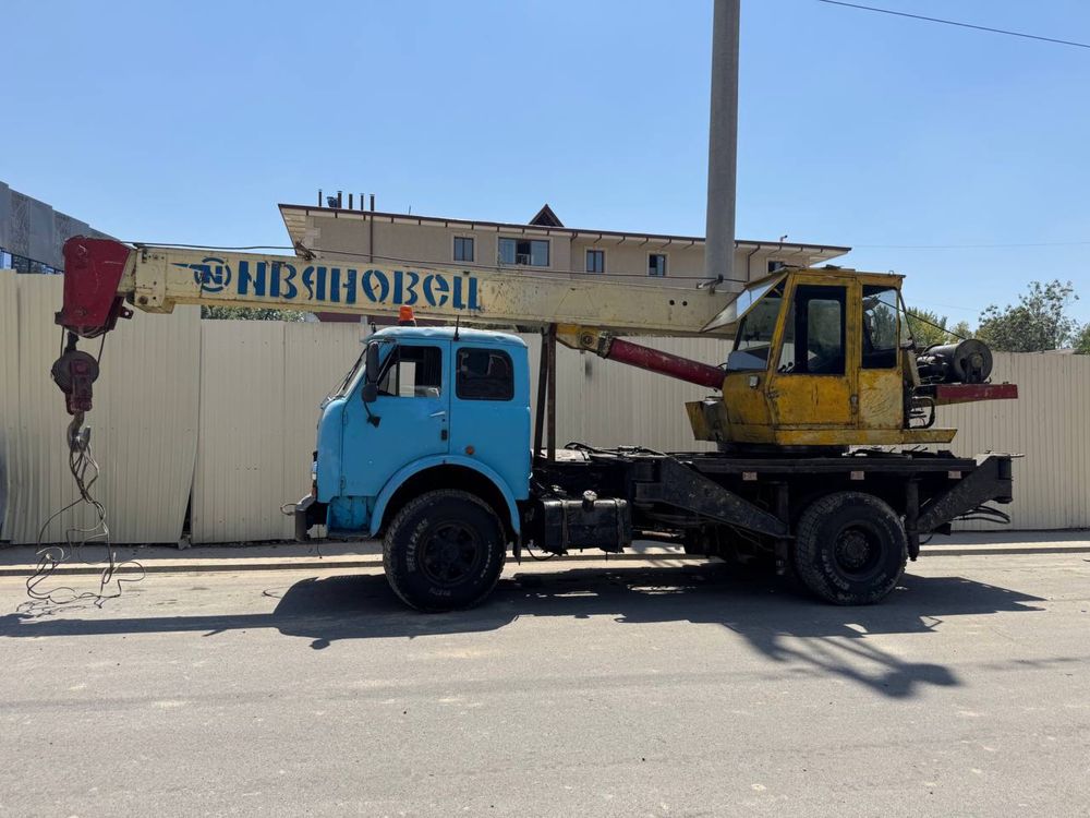 Sotiladi Avtokran MAZ 12.5 tona 14 metr narxi 8.000 $