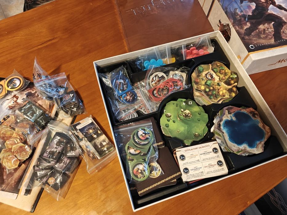 Joc de societate monumental.