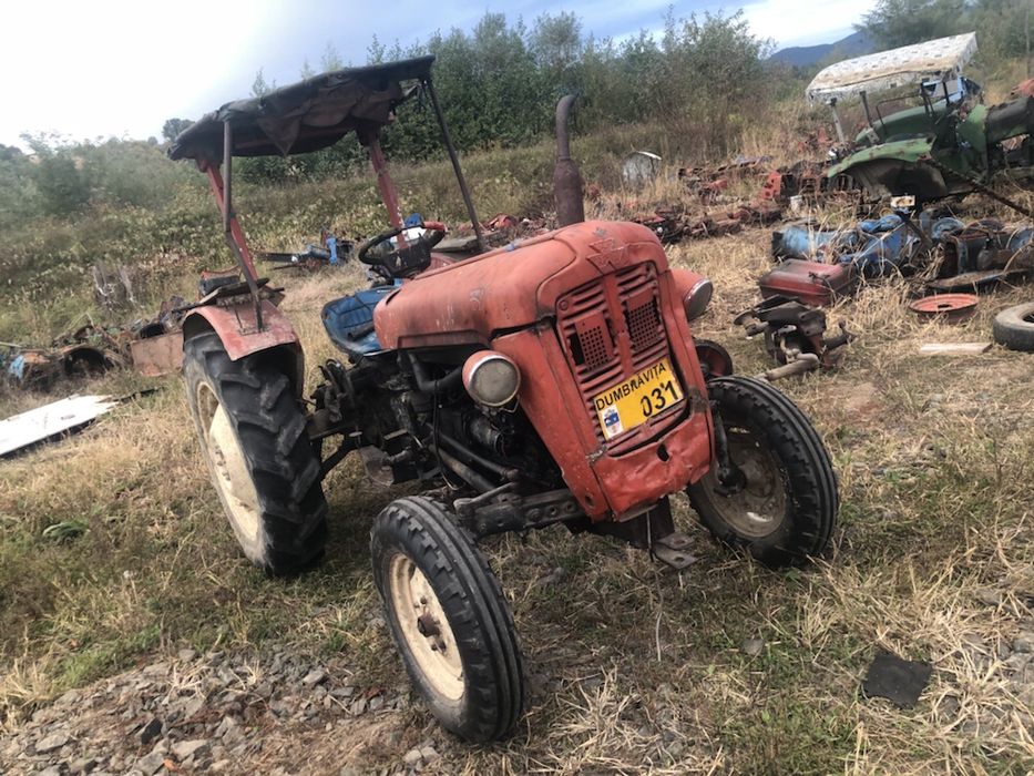 Dezmembrez Massey Ferguson 35