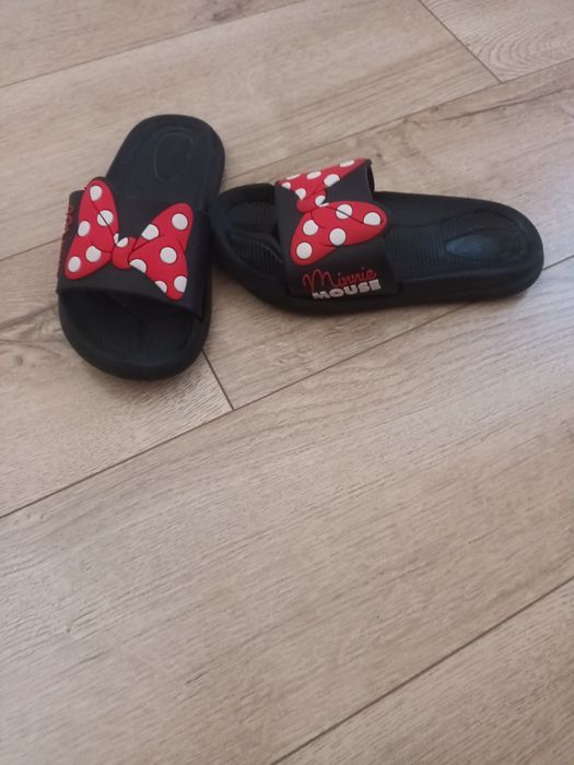 Slapi cu minie, fetite