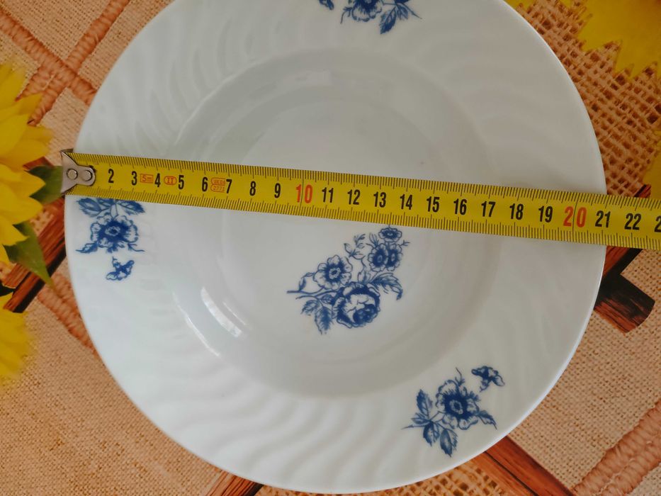 Порцеланови чинии