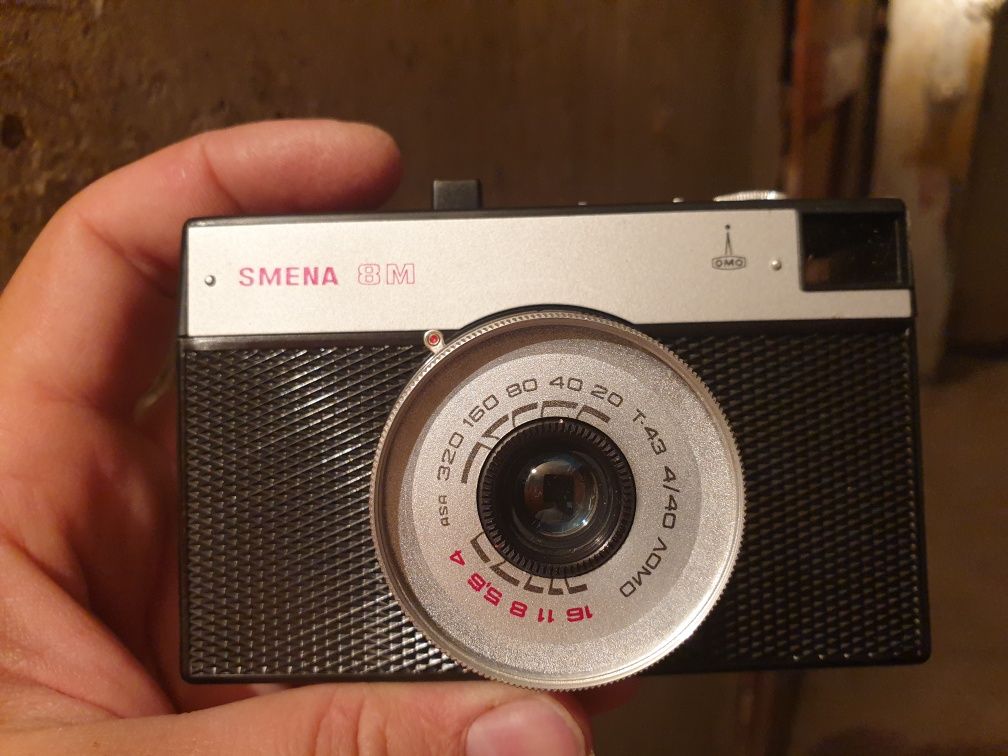Продавам фотоапарат SMENA 8M, ВИЛИЯ - VILIA и калъф за фотоапарат