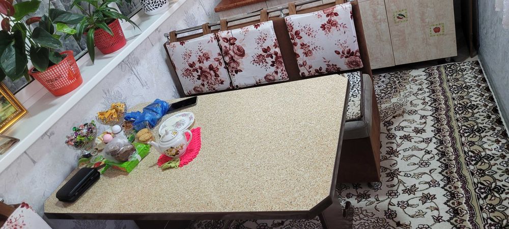 Кухонный уголок в хорошем состоянии