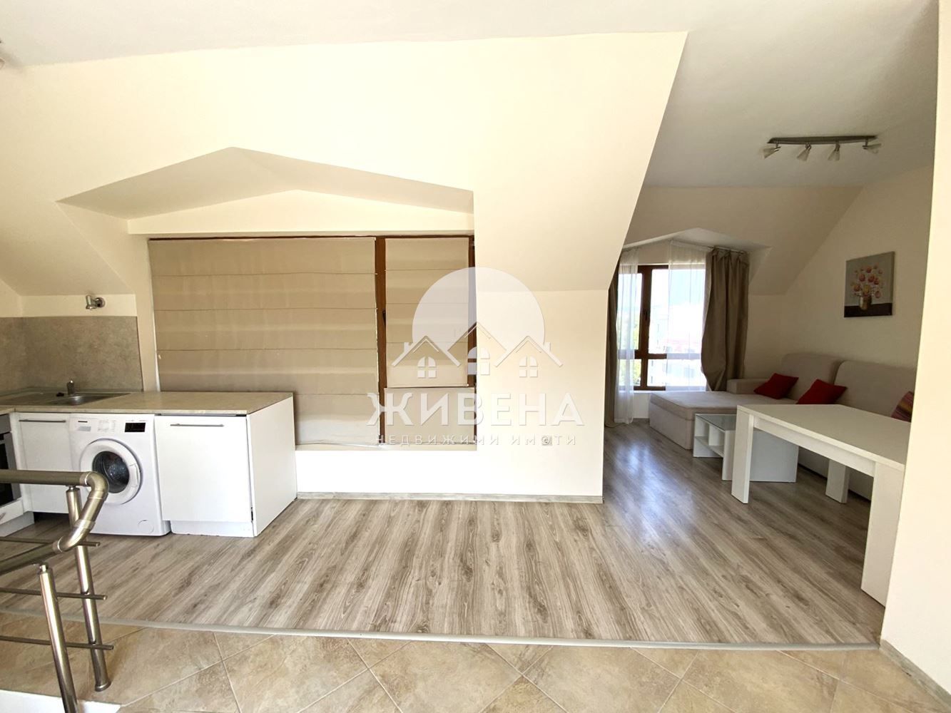 Продавам 3-стаен мезонет, кв. Аспарухово, 165 кв.м, морска панорама