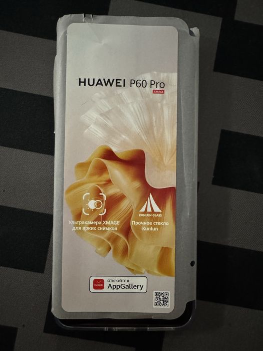 Продавам смартфон Huawei P60 Pro 12/512 GB–напълно нов, не използван.