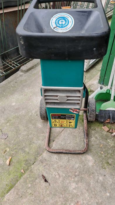 Шредер за клони Бош 2200в