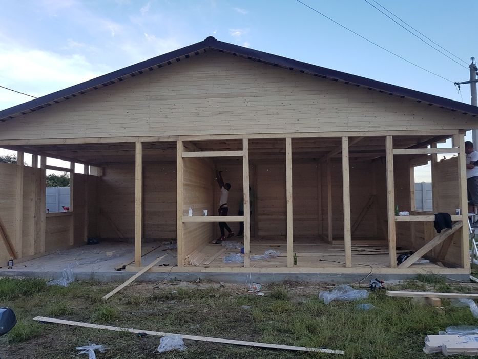 Vand cabane din lambriuri