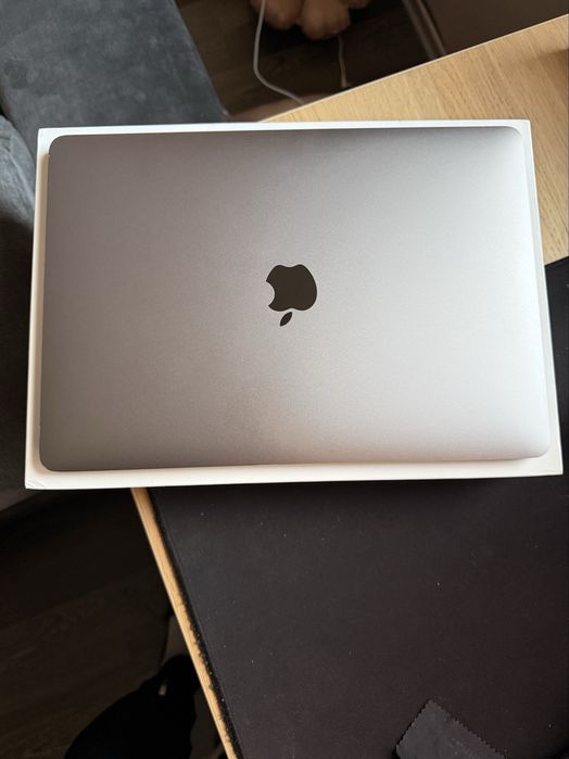 MacBook Pro 13” (2017) с Touch Bar