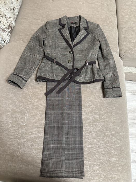 Костюм брючный офисный