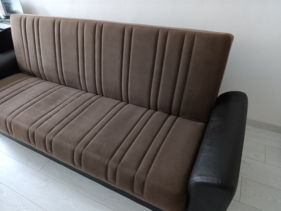 Много запазен разтегателен диван с ракла