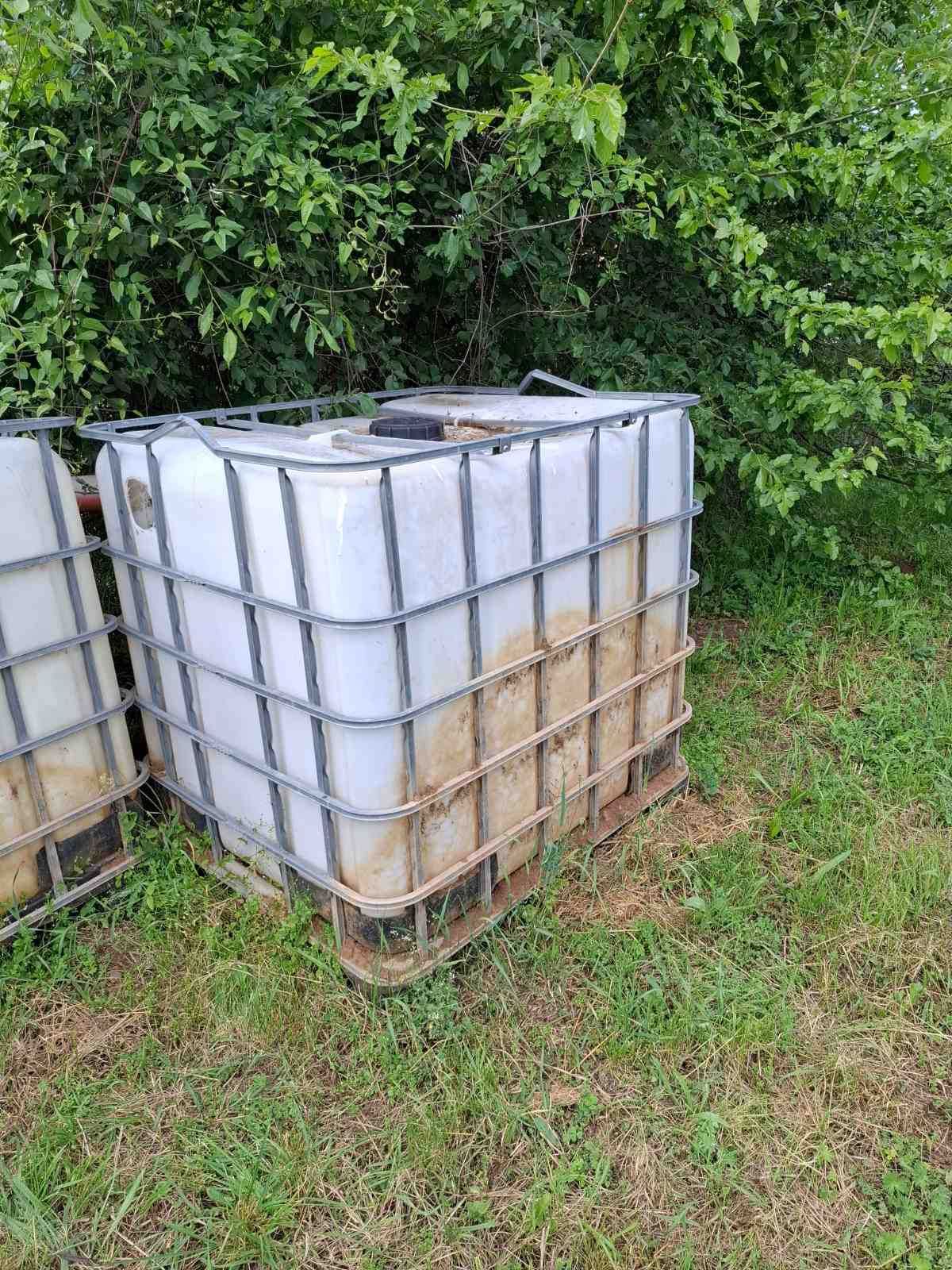 Контейнери за вода 1000L