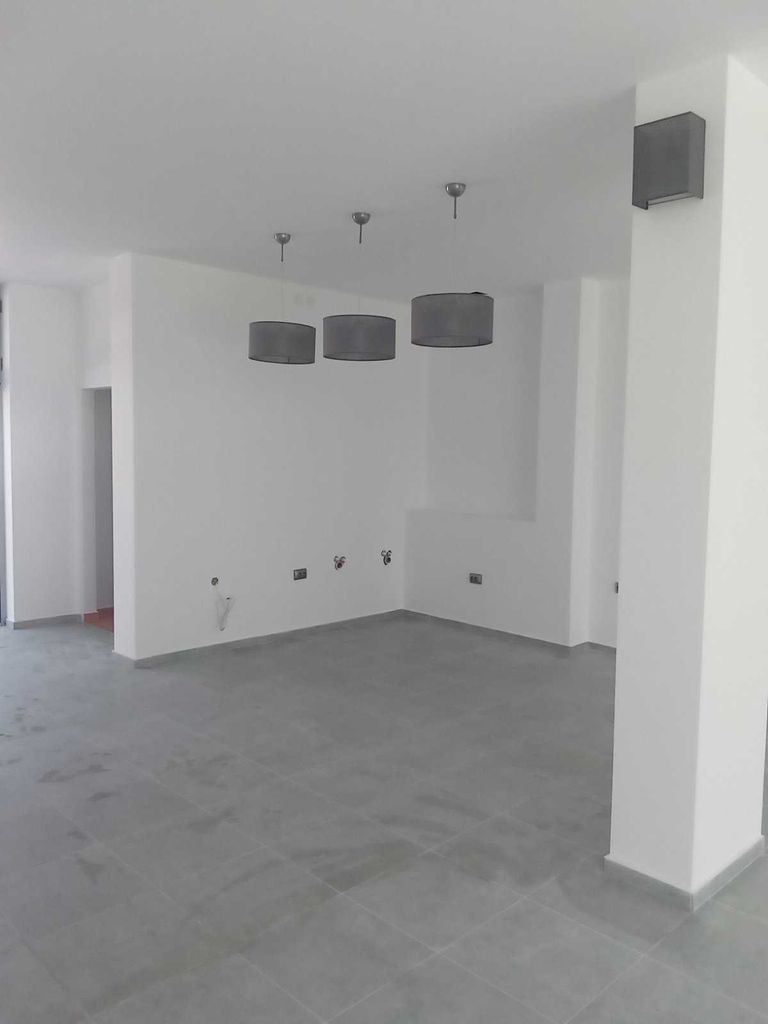 Продава се Заведение в Хисаря - 83 кв.м за 1164 €/кв.м - Снимка #4